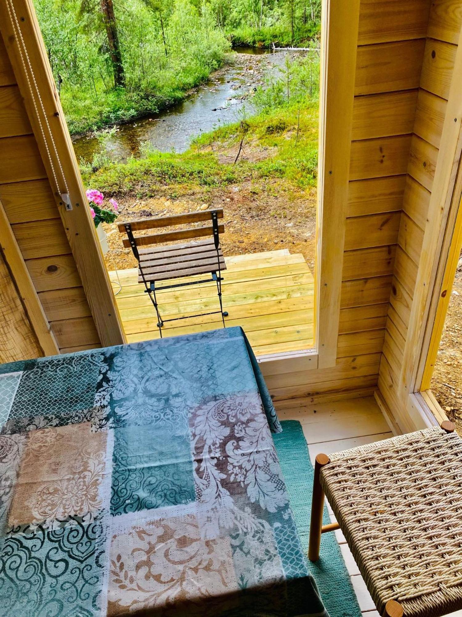 Lemmenjoen Lumo - Nature Experience & Accommodation Lemmenjoki 외부 사진